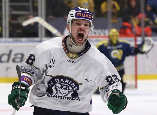 Útočník Marimexu Matěj Gardoň po vítězném nájezdu ve 4.&nbsp;semifinále Maxa ligy 2026. Dnes Kolín a&nbsp;Zlín od 18:00 hrají páté utkání.