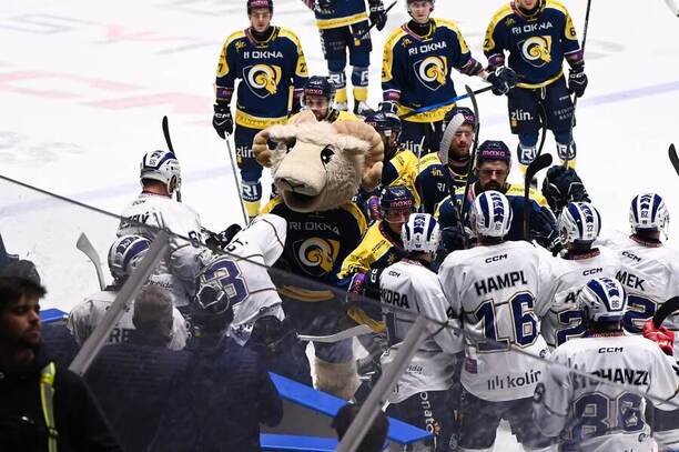 Potyčka mezi hráči Zlína a&nbsp;Kolína ve čtvrtém semifinále