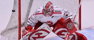 Brankář Marek Mazanec dovedl Třinec v sérii proti Hradci Králové k postupovým mečbolům. Dnes čtvrtfinále play off ELH 2026 pokračuje 5. zápasem.