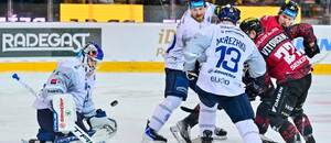 Hokejisté Plzně a Sparty v souboji během čtvrtfinále play off ELH 2026