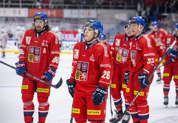 Čeští hokejisté po konci utkání se Švýcary, foto z&nbsp;Czech Hockey Games 2025