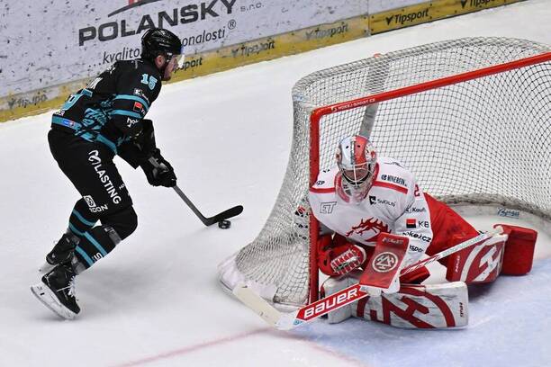 Třinec první utkání semifinálové série zvládl. Jak dopadne zápas číslo 2?