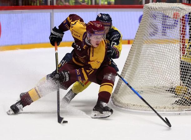 Jihlavský Maxim Burkov, a&nbsp;zlínský Vojtěch Riedl ve finále Maxa ligy