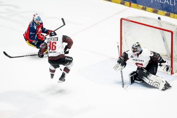Momentka ze druhého semifinále Pardubice vs. Sparta