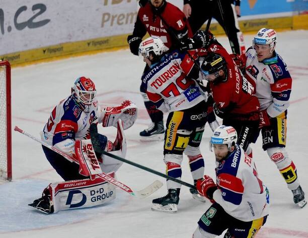 Semifinálové utkání extraligy mezi Spartou a&nbsp;Pardubicemi