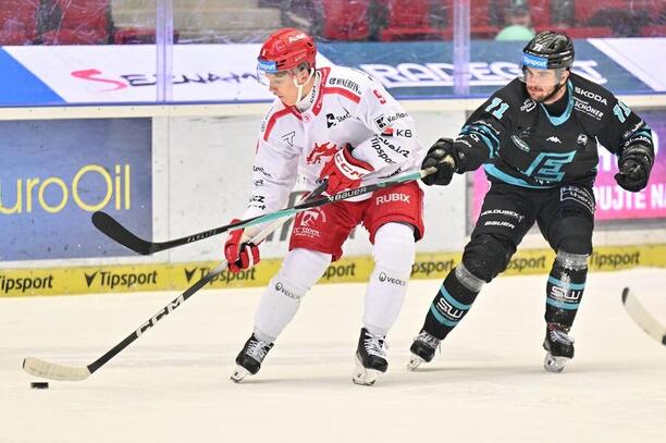 Semifinálová série Třinec - Karlovy Vary nabídne v&nbsp;sobotu pátý duel