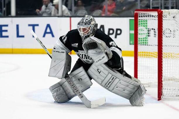 Díky gólmanovi Antonu Forsbergovi mají hráči Los Angeles Kings šanci na účast v letošním play-off NHL