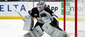 Díky gólmanovi Antonu Forsbergovi mají hráči Los Angeles Kings šanci na účast v letošním play-off NHL