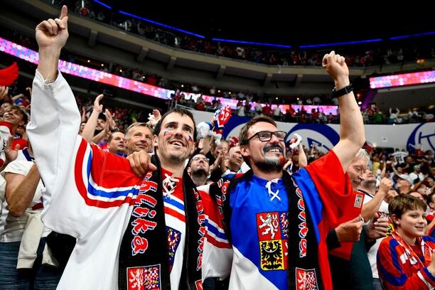 Fanoušci na Mistrovství světa v ledním hokeji 2024 v Praze a Ostravě, kde byl ustanoven návštěvnický rekord světových šampionátů.