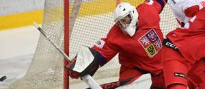 Český gólman zasahuje, ilustrační fotka z přípravného turnaje U20