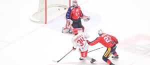 Ondřej Kovařčík dává gól v prvním finále