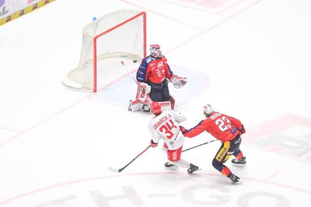 Ondřej Kovařčík dává gól v&nbsp;prvním finále