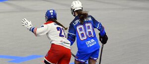 Reprezentantky Česka a Slovenska v zápase na Mistrovství světa v hokejbale