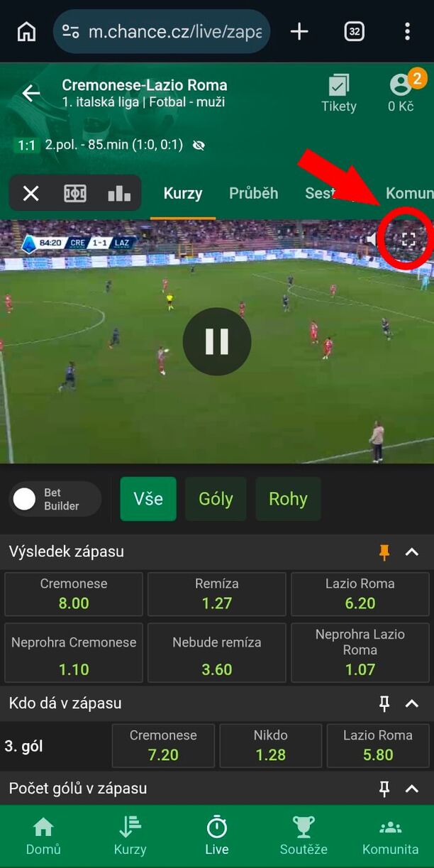 Šipka a&nbsp;kolečko ukazují tlačítko pro spuštění live streamu Chance TV přes celou obrazovku na mobilu