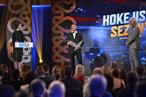 Ondřej Beránek na ceremoniálu Hokejista sezony ELH