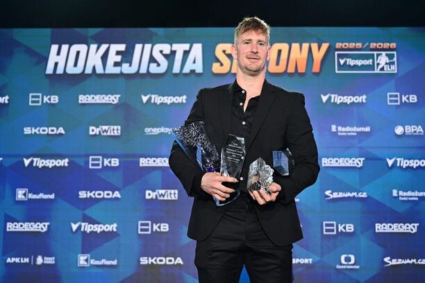 Roman Červenka na ceremoniálu Hokejista sezony