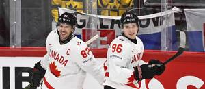 Sidney Crosby a Macklin Celebrini se i letos řadí k největším hvězdám MS v hokeji