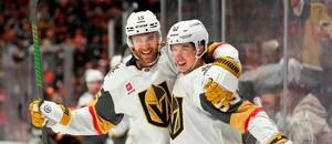 Mitch Marner (vpravo, #93) z Vegas v minulém týdnu posbíral parádních devět bodů
