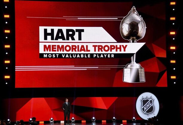 Hartovu trofej získává nejužitečnější hráč NHL zvolený zástupci hokejových médií