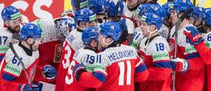 Česká hokejová reprezentace se raduje z vítězství nad Slovenskem na MS v hokeji 2026. Už o pár hodin později Češi získali jistotu postupu do play-off.