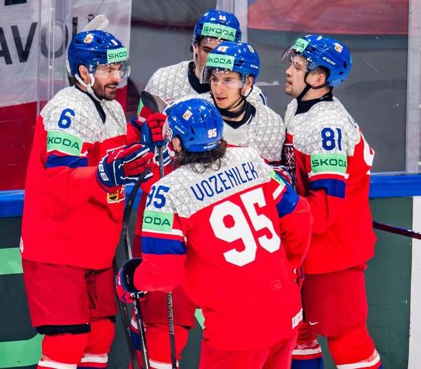 Čeští hokejisté se radují z&nbsp;gólu v&nbsp;utkání MS 2026 proti Slovensku