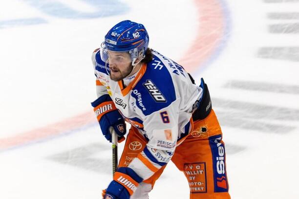 Daniel Brickley v&nbsp;dresu Tappary Tampere, fotka z&nbsp;finále finské Liigy
