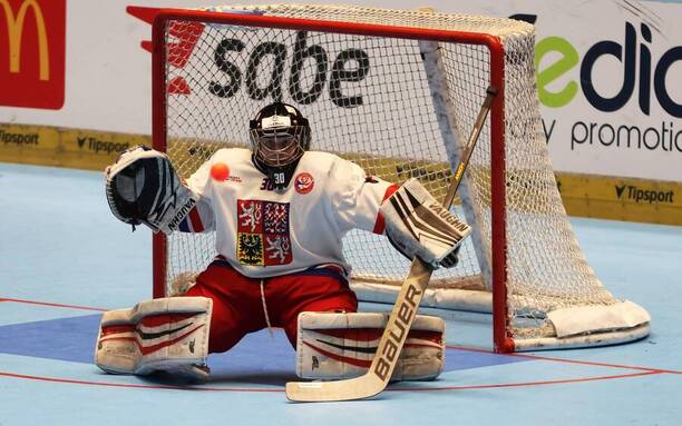 Češky jdou do utkání se Slovenkami z&nbsp;pozice favoritek. Sledujte semifinále MS v&nbsp;hokejbale živě