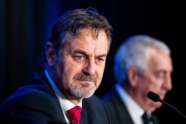 Petr Bříza (na fotce během MS juniorů v hokeji 2026) kandiduje na post prezidenta IIHF