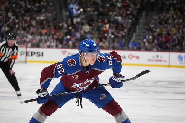 Ivan Ivan v dresu Colorada Avalanche, od sezony 26-27 bude působit v organizaci Boston Bruins