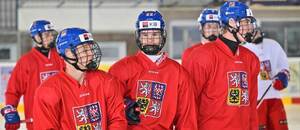 Hráči české hokejové reprezentace U18 na tréninku