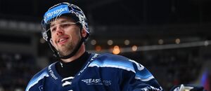 Hokejista Martin Jandus z Rytířů Kladno se raduje z gólu v extraligovém zápase sezony 2026/2027