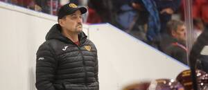 Trenér HC Dukla Jihlava Viktor Ujčík v zápase Maxa ligy proti Horácké Slavii Třebíč