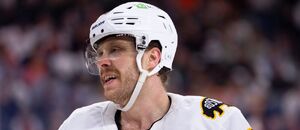 David Pastrňák v zápase Boston Bruins proti Philadelphia Flyers v sezoně NHL 2025/26