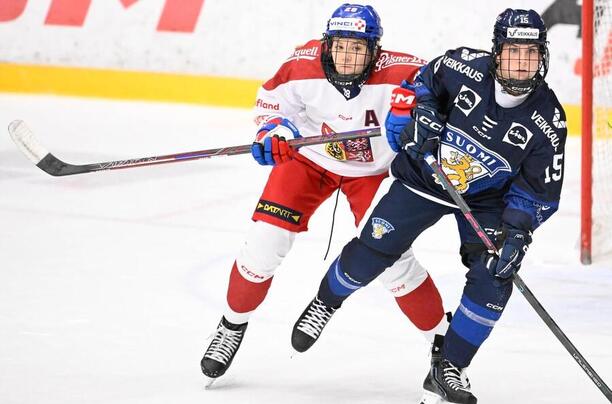 Česká obránkyně Noemi Neubauerová v&nbsp;zápase WEHT 2026/2027 ve finském Lahti
