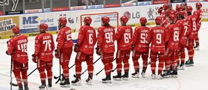 Hokejisté Třince děkují fanouškům po výhře 9:0 nad Olomoucí, kterou Oceláři překonali extraligový rekord