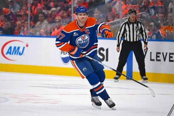 Connor McDavid byl v&nbsp;1. týdnu NHL 2026/27 nejproduktivnějším hráčem