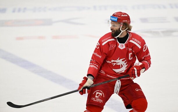 Kapitán Třince Martin Růžička v&nbsp;minulém extraligovém zápase Ocelářů s&nbsp;Olomoucí