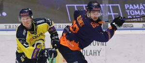 Robert Říčka (vlevo) ze Zlína a Šimon Jelínek z Litoměřic v zápase Beranů a Stadionu v 52. kole Maxa ligy 2025/2026