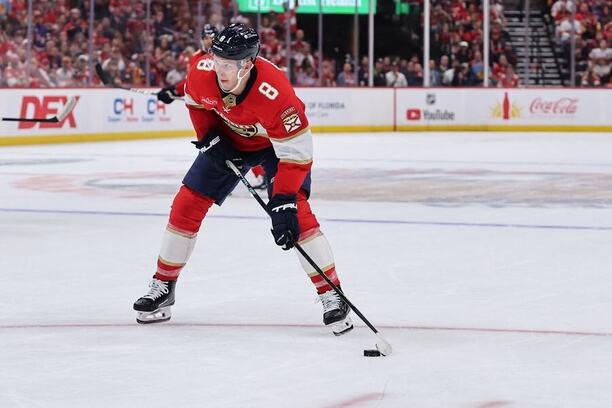 Útočník Floridy Brady Tkachuk se ve 3.&nbsp;týdnu NHL 26/27 blýskl dvěma čistými hattricky v&nbsp;řadě